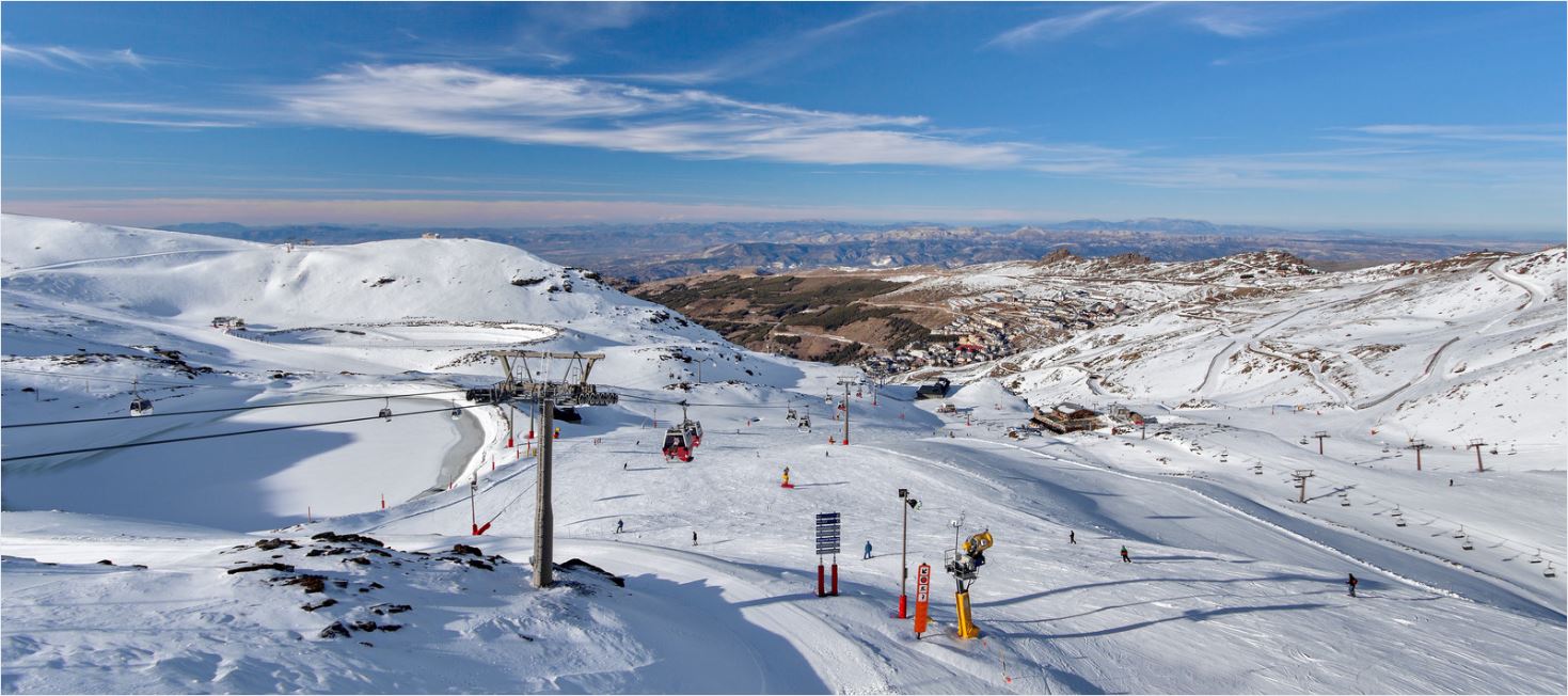 Sierra Nevada llega a los 45 km esquiables y hasta 100 cm en Navidades